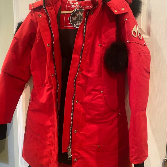 Moose Knuckles Stirling Parka red down coat with natural fur - Picture 4 of 11